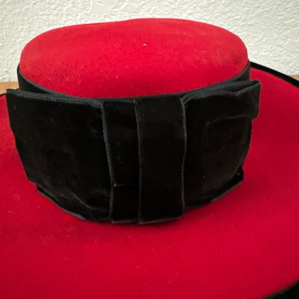 Michael Howard Joe Bill Miller Women’s Hat 100% Wool Velvet Bow and Trim